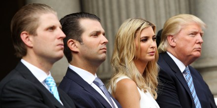Campos de golf y criptomonedas: los negocios de la familia Trump florecen bajo su presidencia