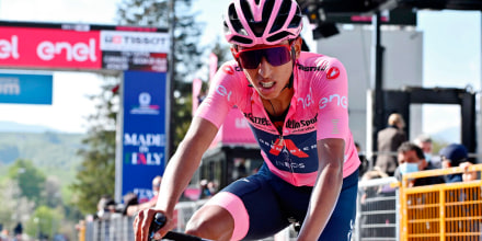 El ciclista colombiano Egan Bernal en el Giro de Italia, en Sega Di Ala, el 26 de mayo de 2021.