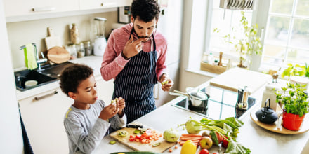Consejos para que sus hijos coman mejor y más saludablemente