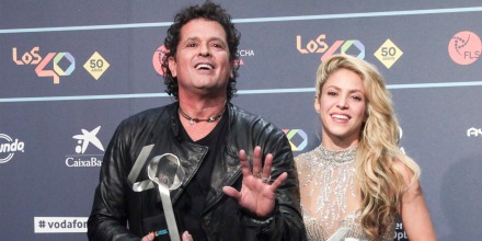 Carlos Vives y Shakira en los premios Los 40, 2016.