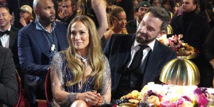 Jennifer Lopez y Ben Affleck en los Grammys 2023.
