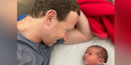 Mark Zuckerberg y su hija Aurelia recién nacida.