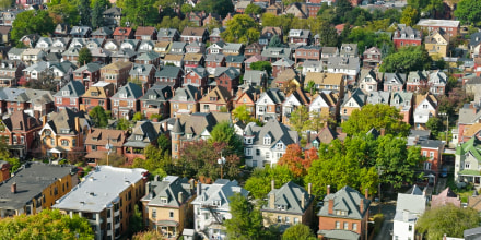 Casas en un vecindario en Pittsburgh, Pennsylvania.
