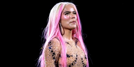 Karol G en el escenario del Estadio Santiago Bernabéu de la capital española, Madrid, 21 de julio 2024.