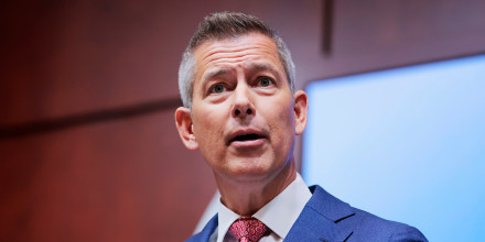 Image: Department Of Transportation Chief Sean Duffy Holds News Conference On Ongoing Issues At Newark Airport