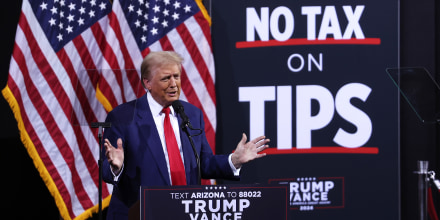 Lo que debe saber sobre las exenciones fiscales de Trump a propinas y horas extra