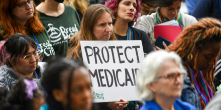 ¿Qué grupos estarán exentos de las nuevas restricciones para Medicaid?