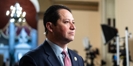 El republicano Tony Gonzales renunciará al Congreso tras escándalo con una asistente