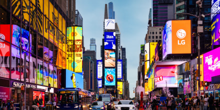 Hallan a una bebé de 6 meses abandonada en una carriola en pleno Times Square
