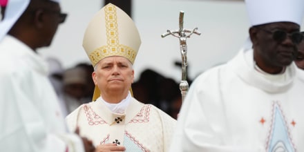 El papa dice que no le interesa “en lo absoluto” debatir con Trump tras insultos del presidente