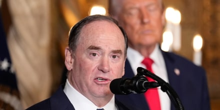 El Pentágono anuncia la salida del secretario de la Marina John Phelan en medio de la guerra