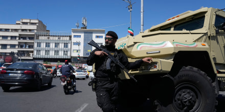 Trump envía a Witkoff y a Kushner a Pakistán para nuevas conversaciones con el canciller iraní. Vance no viajará