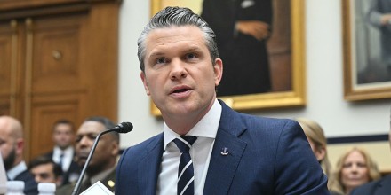 El secretario de Defensa, Pete Hegseth, testifica ante el Congreso por primera vez desde la guerra de Irán
