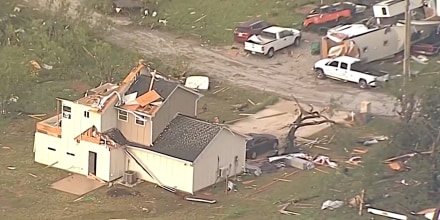 Un tornado deja al menos dos muertos y destruye decenas de casas en el norte de Texas