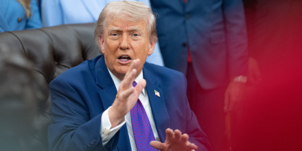 Más de 20 estados demandan al Gobierno de Trump por limitar los préstamos estudiantiles