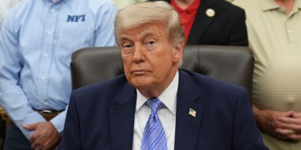 Trump advierte a la Corte Suprema sobre fallar a favor de ciudadanía por nacimiento