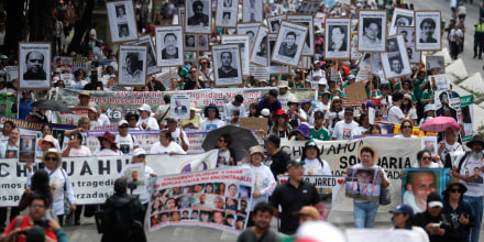 La violencia de los cárteles en el centro de México obliga a familias a huir de sus hogares