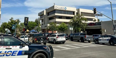 El FBI mata al hombre que se atrincheró en un banco de California y tomó varios rehenes