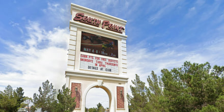 Acusan a joven de apuñalar a tres caballos en un evento de rodeo en Las Vegas