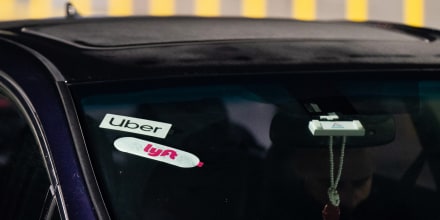 El mismo viaje, precios distintos: ¿influyen sus datos personales en lo que le cobra Uber?