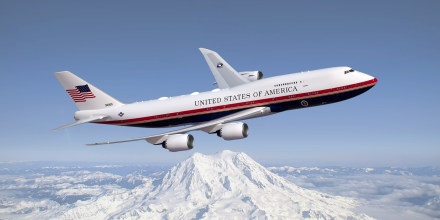 Trump contempla estrenar el nuevo Air Force One con vuelo a Rushmore