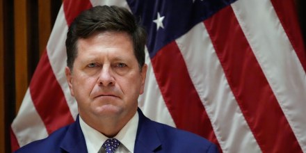 Trump afirma que nominará a Jay Clayton como director de Inteligencia Nacional