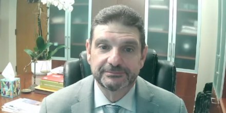 Abogados denuncian el robo de su identidad para estafar a inmigrantes