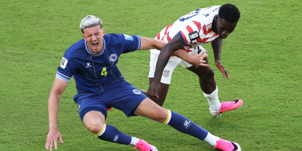 La FIFA perdona la tarjeta roja al delantero estadounidense Folarin Balogun