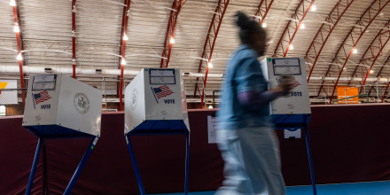 Comienza la recta final rumbo a las elecciones intermedias en EE.UU. a 100 días de la votación: los partidos intensifican sus campañas