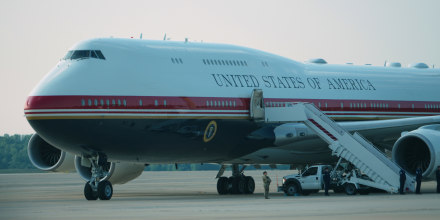 Trump estrena el nuevo Air Force One que le donó Catar con un vuelo a Dakota del Norte