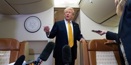 Envían citaciones judiciales a periodistas que reportaron sobre preocupaciones de seguridad en el Air Force One