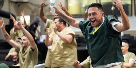 Gritan gol en el Argentina vs. Inglaterra... desde la famosa cárcel de Rikers Island en NY