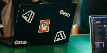 La compañía Anthropic afirma que su modelo de IA Claude pirateó tres empresas durante pruebas de ciberseguridad
