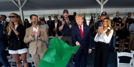 Trump da banderazo de salida en la carrera Freedom 250 Grand Prix en las calles de D.C.