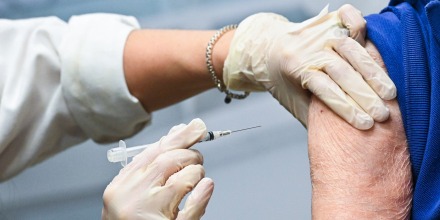 La FDA aprueba la primera vacuna contra la gripe basada en ARNm, de la farmecéutica Moderna