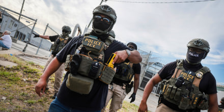 ICE arrestó a 50,000 inmigrantes en agosto, manteniendo el ritmo récord de detenciones