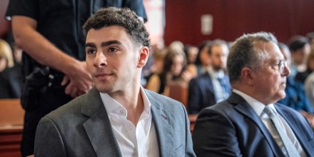 Luigi Mangione se declara culpable de cargos federales por el asesinato de Brian Thompson, ejecutivo de UnitedHealthcare