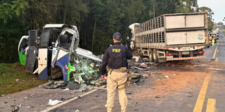 Un choque entre un autobús y un camión deja al menos 23 muertos y cinco heridos en Brasil