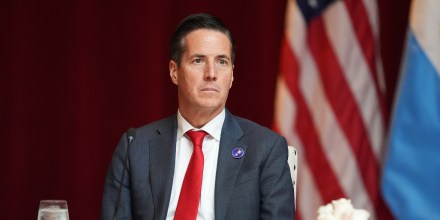 Escala conflicto entre senador Bernie Moreno y su exyerno congresista por denuncias de violencia doméstica