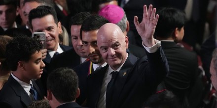 Federaciones de fútbol de Asia, Europa y Norteamérica acusan a la FIFA de “engaño” por querer vender parte del Mundial