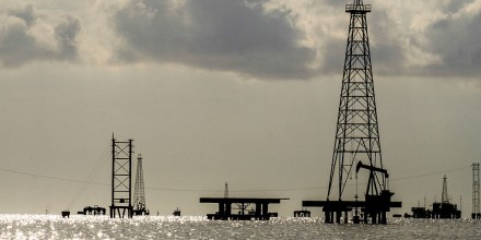 Siete claves para entender el acuerdo petrolero que Trump anunció con Venezuela