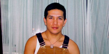 Su hermano fue asesinado en un crimen de odio en 2008. Hoy ve en EE.UU. “abusos" similares