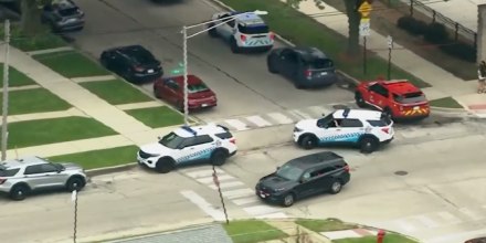 Dos personas mueren por un tiroteo en una escuela primaria de Chicago