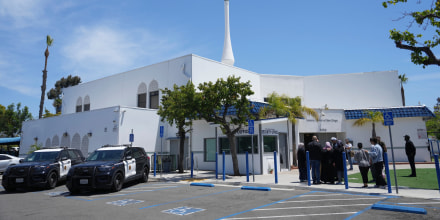 Acusan de homicidio a una adolescente que grabó en vivo la masacre en una mezquita de San Diego