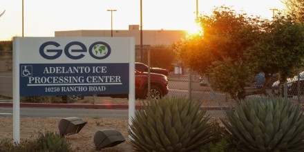 Veinte inmigrantes protagonizan huelga de hambre en un centro de ICE en California
