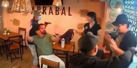 Vea cómo intentan secuestrar a una mujer en México, pero se resiste y sale ilesa