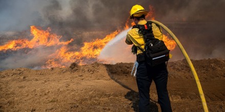Un segundo incendio forestal pone en alerta al sur de California: ordenan más evacuaciones
