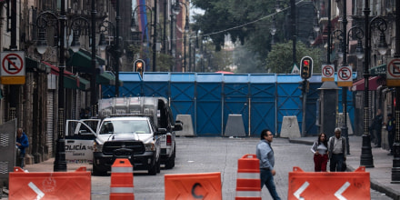 Un plantón complica el acceso al zócalo de CDMX a días del inicio del Mundial