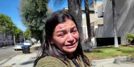 Agentes encapuchados someten a un inmigrante de 19 años frente a su casa