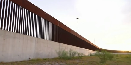 Así es el muro de 30 pies de altura y tecnología de punta para frenar el tráfico en la frontera